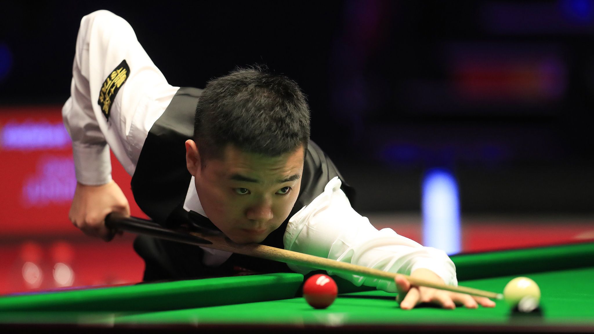 使整个赛场 使整个赛场